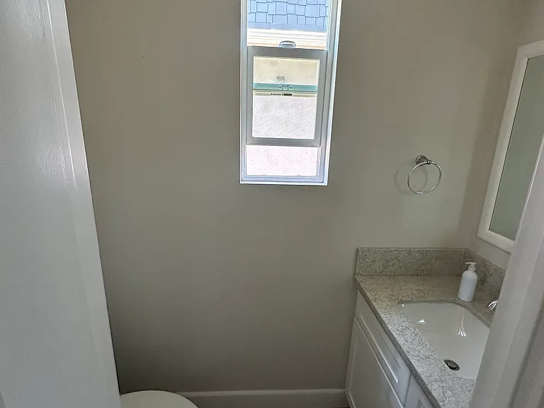 920 Chestnut Ave — Photo 3