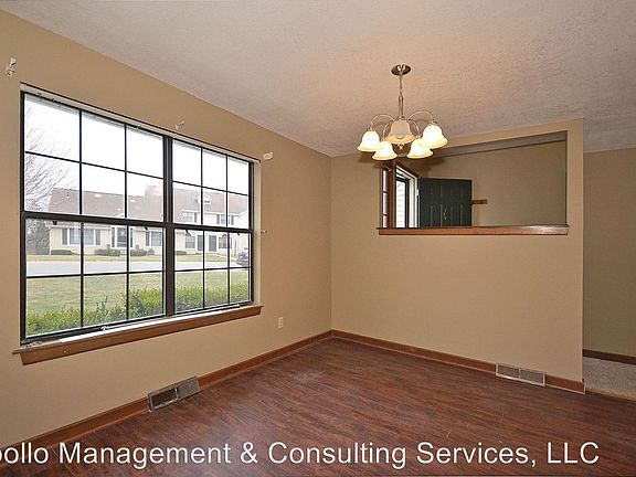 4th image of 1142 Hampton Ln