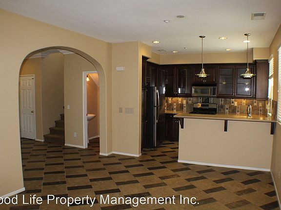 5th image of 906 Mira Lago Way