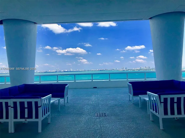 1800 N Bayshore Dr #2310 — Photo 47