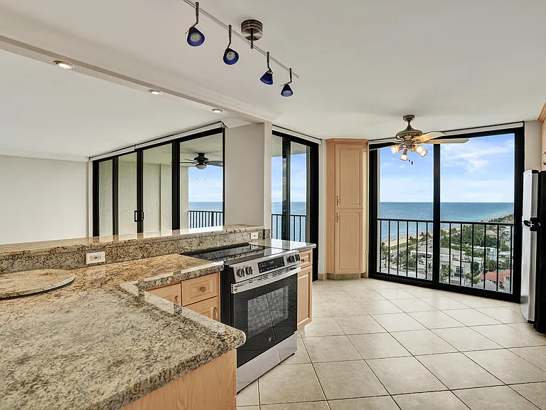 1901 N Ocean Blvd #STHC — Photo 7