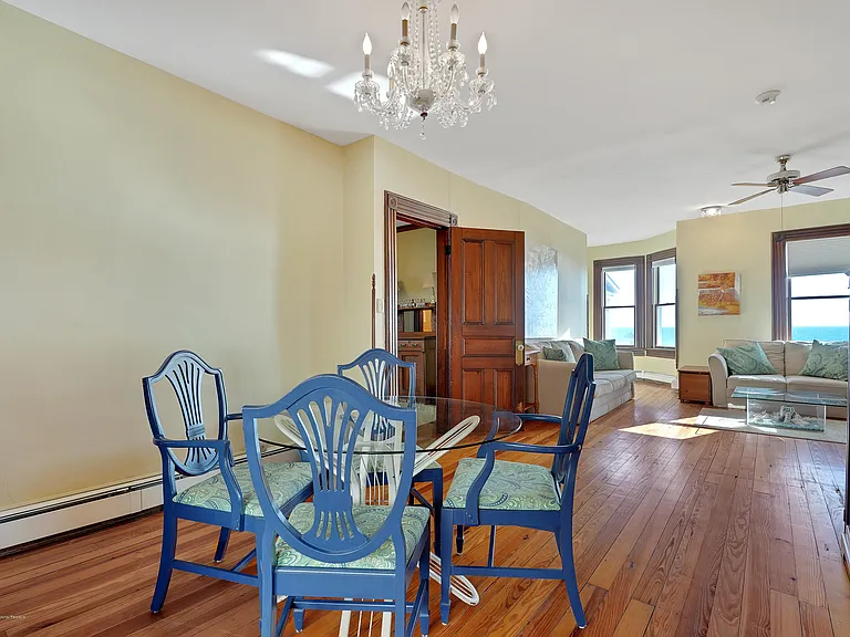 19 Ocean Ave — Photo 30