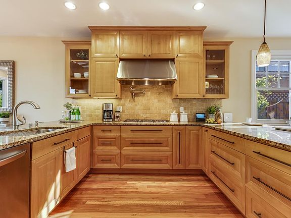 5th image of 2603 Meadowbrook Dr