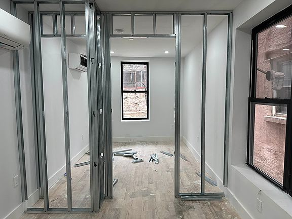 4th image of 2880 Bailey Ave #2C