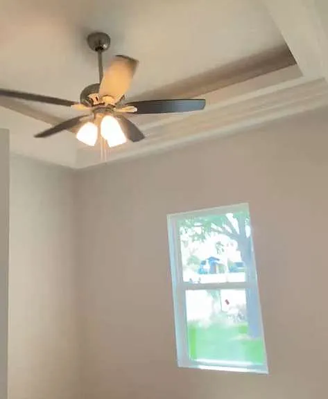 215 Laredo Blvd — Photo 11
