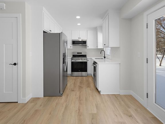 4th image of 809 Oak Ridge Point NE