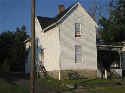 1st image of 219 E Beech St