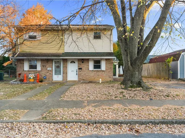 251 Edward Ln, Catasauqua, PA 18032