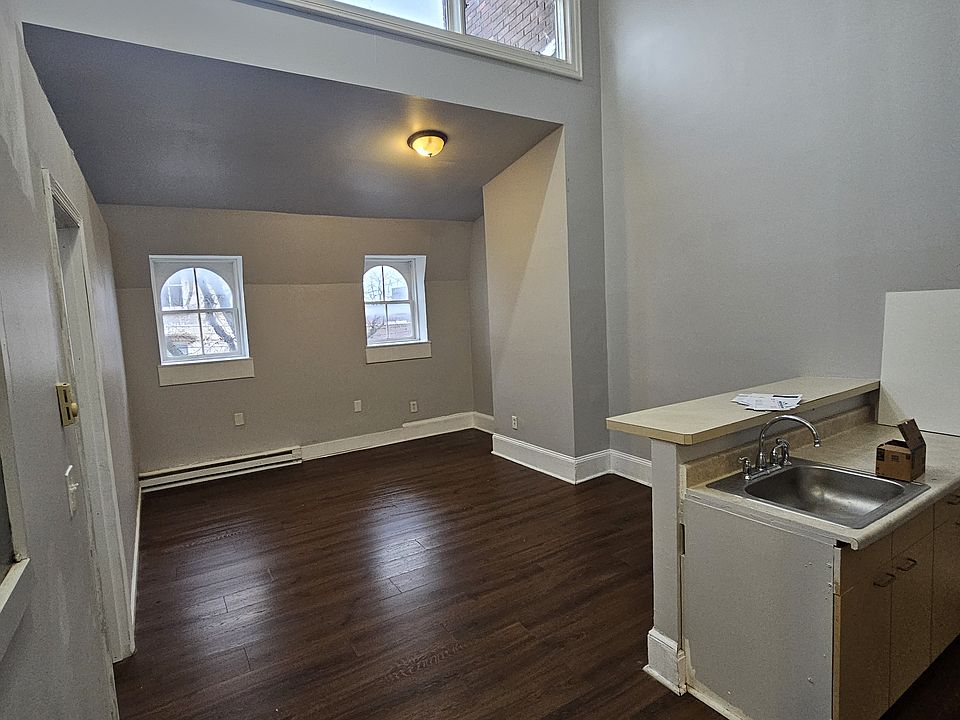 1st image of 119 Grand St APT 3