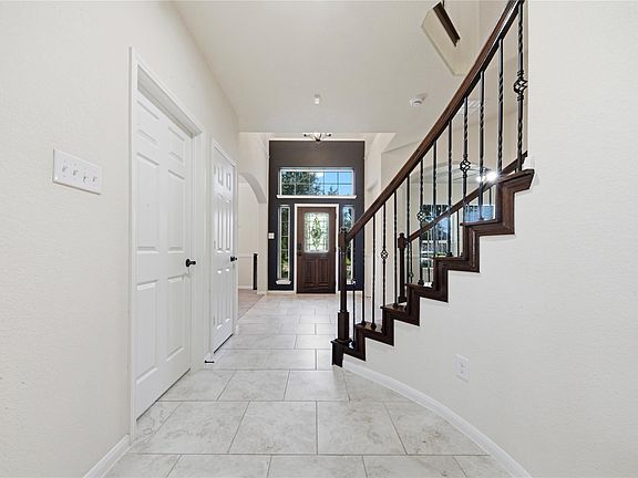 5th image of 9519 Wheatfield Ln