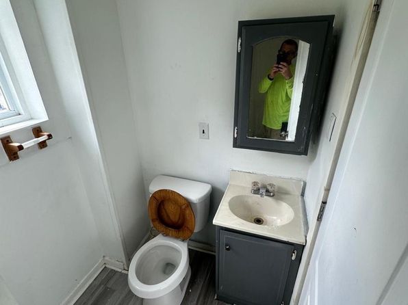 15 Dennis Ave #2