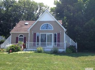 20 Seacliff Ave, Miller Place, NY 11764