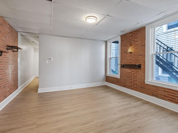 17 E Walnut St APT 1