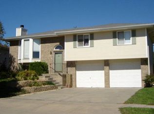 1016 Parkview Ln, Lincoln, NE 68512