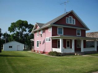 113 E Main St, Oxford, IA 52322