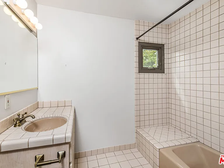 5949 Abernathy Dr — Photo 20