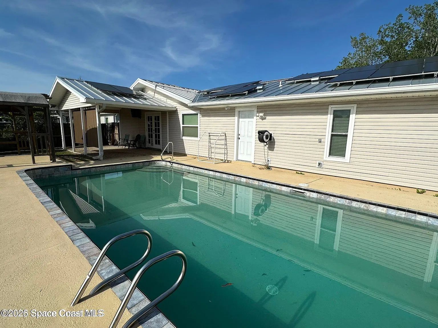 4 bed, 2.0 bath, 1796 sqft, $2,600 — Photo 3