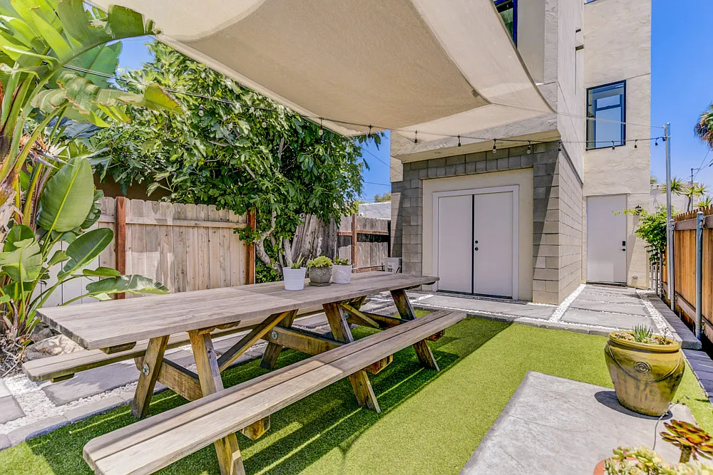 1 bed, 900 sqft, $3,500 — Photo 1