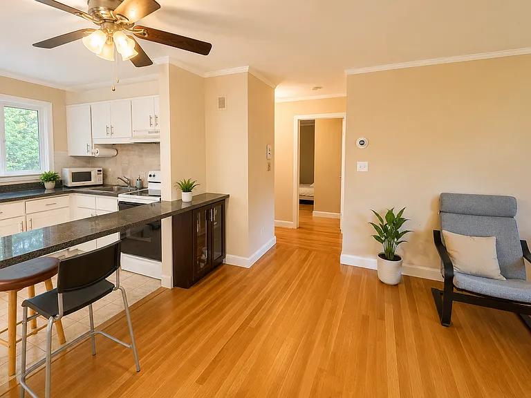 53 Lionel Ave #F — Photo 6
