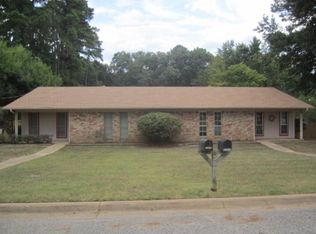 2000 Seabiscuit Trce, Longview, TX 75604