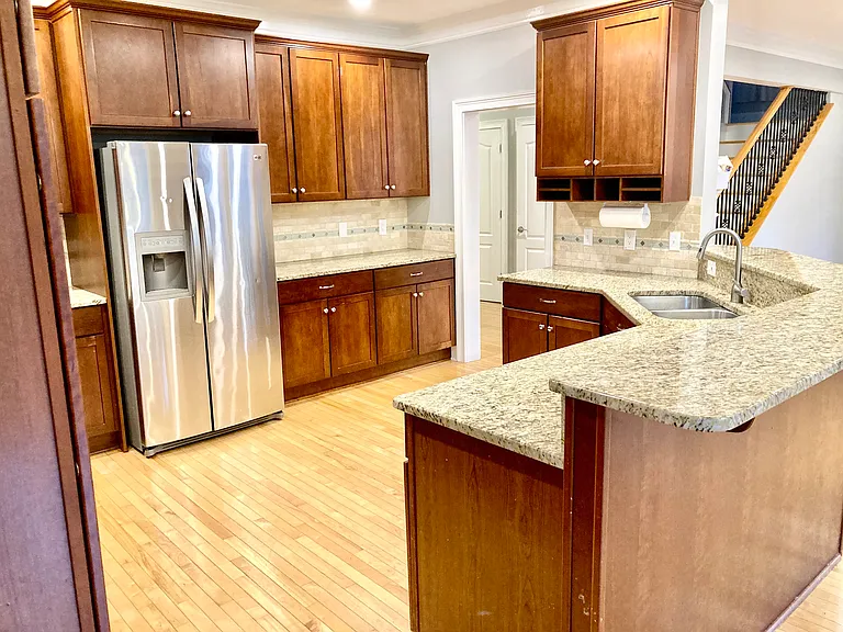 2041 English Ln — Photo 23