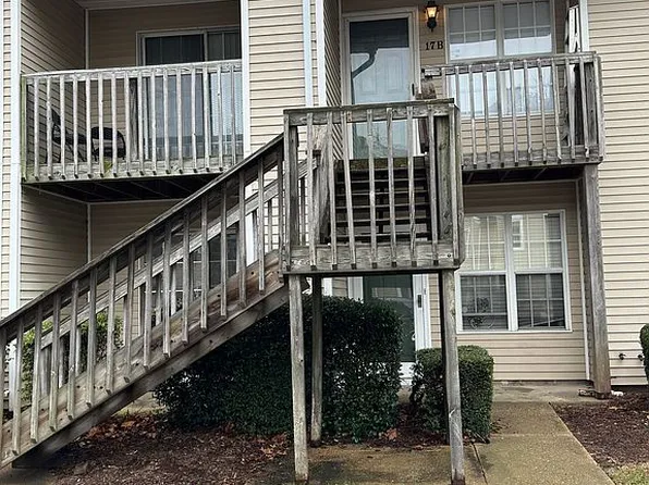 17 Inlandview Dr #B, Hampton, VA 23669