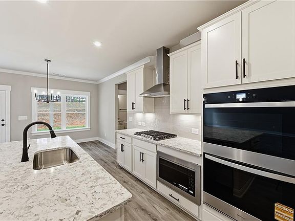 7th image of this home