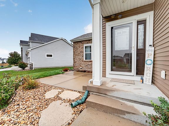 2nd image of 517 Dragon Willow Ln