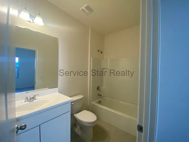 2402 E Alonso Dr — Photo 7