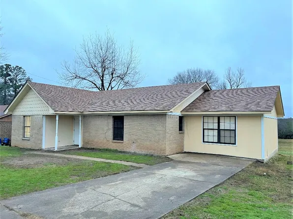 814 Overstreet Cir, Crockett, TX 75835