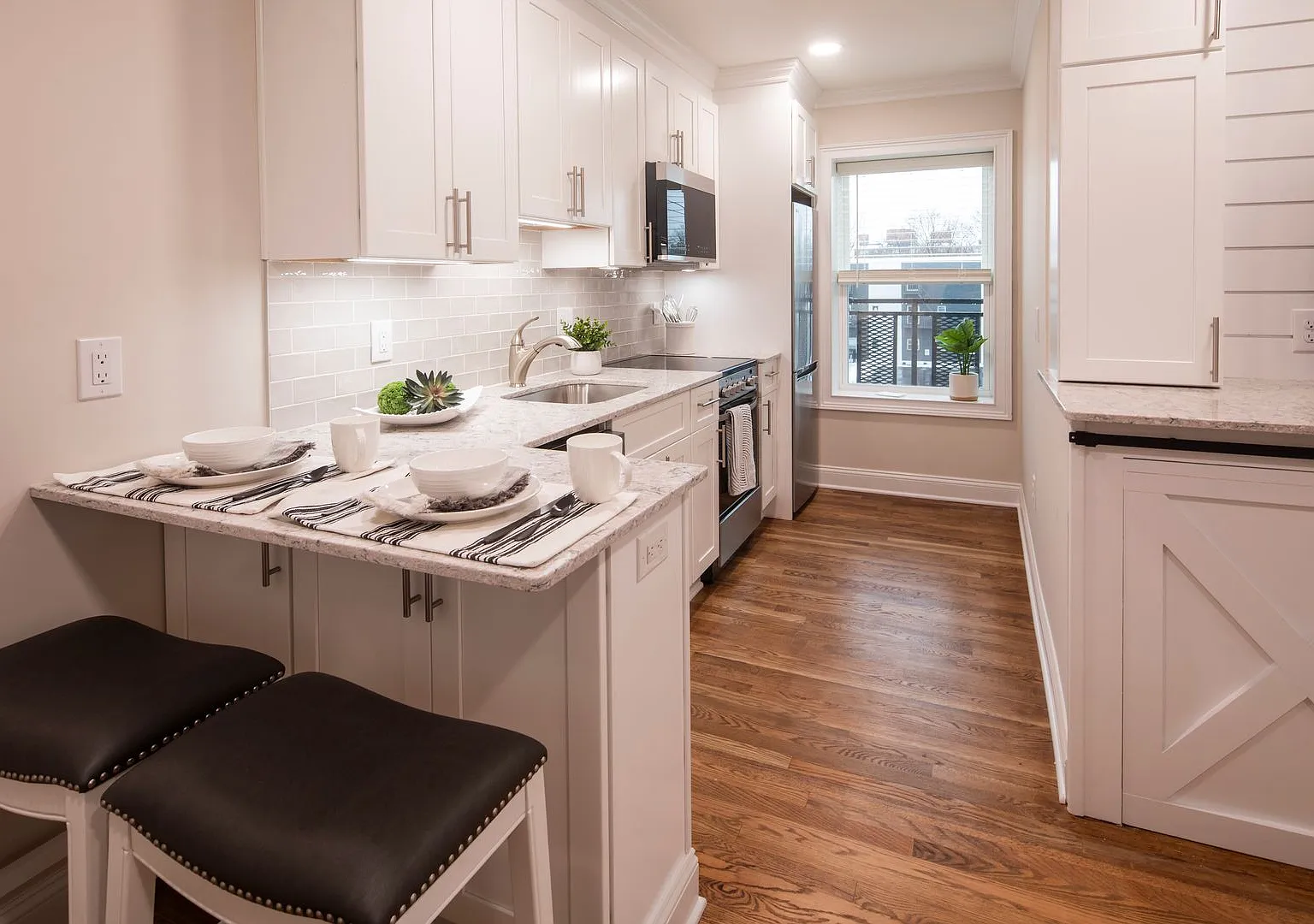 The Parkview at Polifly: In-Unit Washer & Dryer, Heat and Water Included, and Cat & Dog Friendly — Photo 4