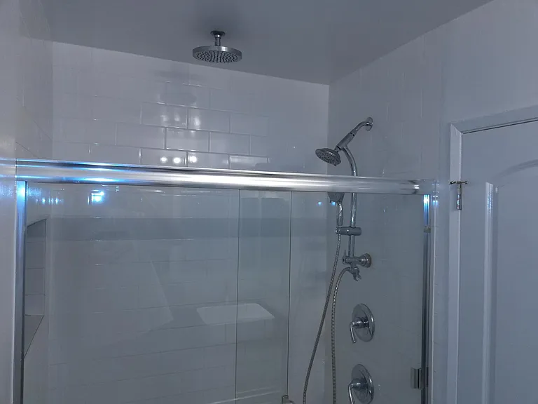1919 Mathews Ave #4A — Photo 6