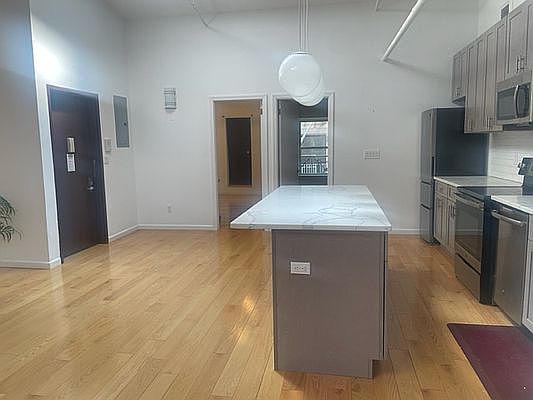 2nd image of 46 Ann St Floor 3