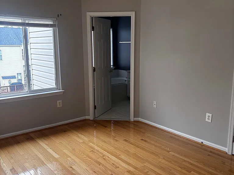 21779 Brondesbury Park Ter — Photo 30
