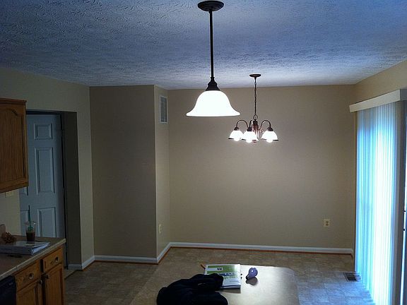 4th image of 405 Park Cove Dr