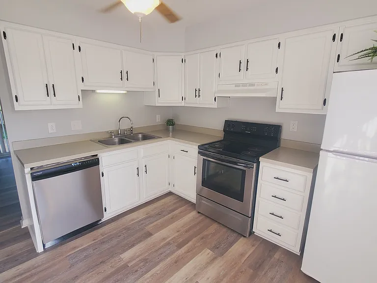 4751 Old Hickory Rd — Photo 3