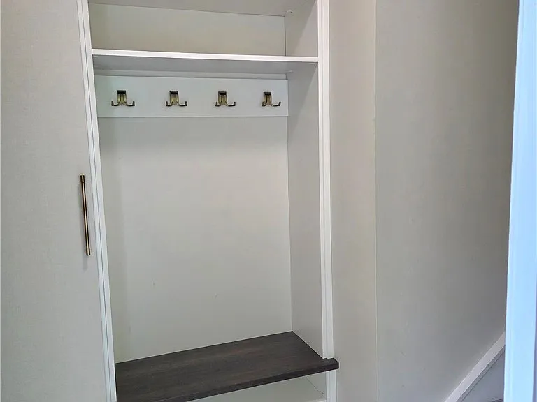 1105 Greymoor Way — Photo 2