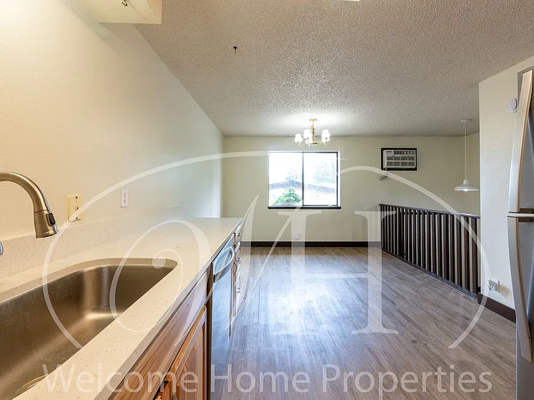 721 SE 4th St — Photo 10
