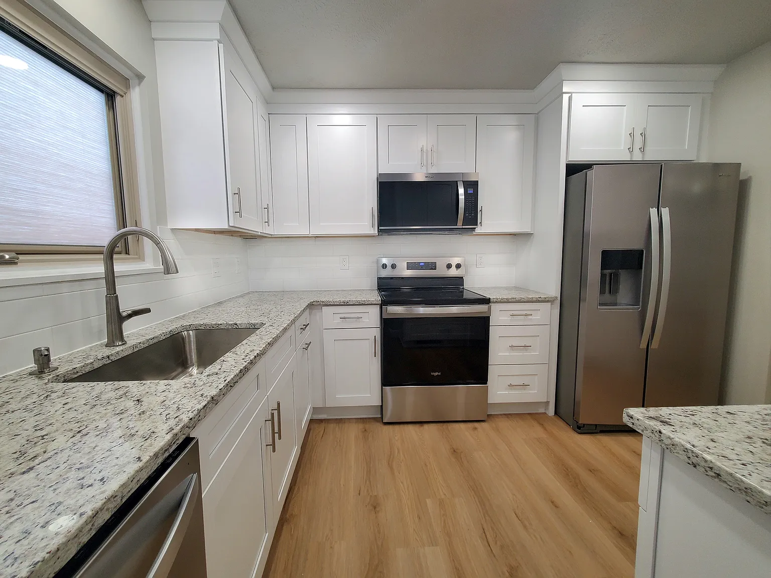 2 bed, 2.5 bath, 1940 sqft, $2,650 — Photo 2