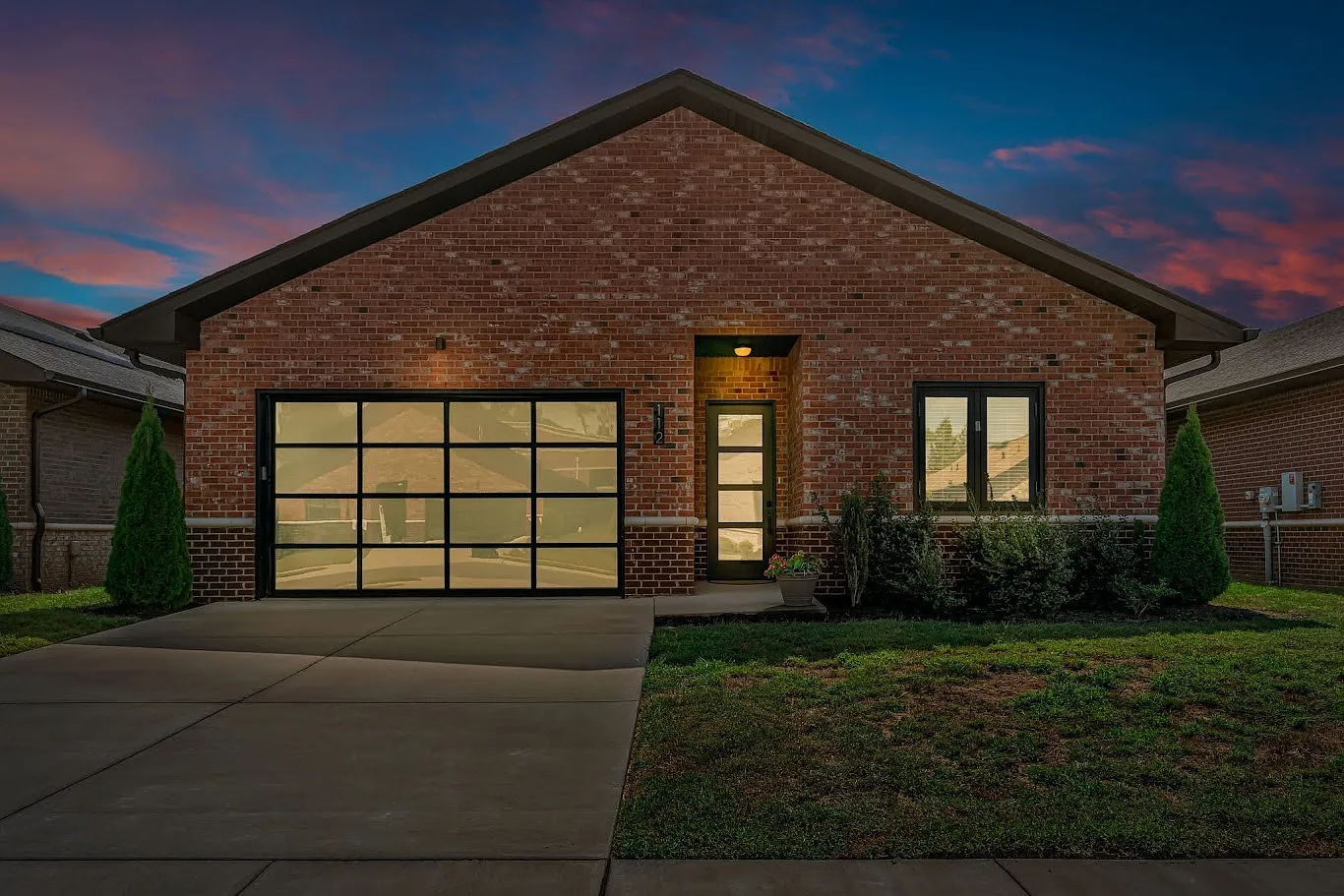3 bed, 2060 sqft, $4,995 — Photo 1