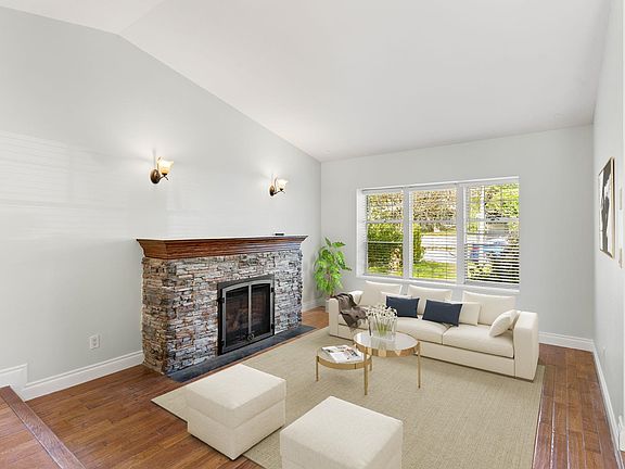 3rd image of 33480 Blueberry Dr