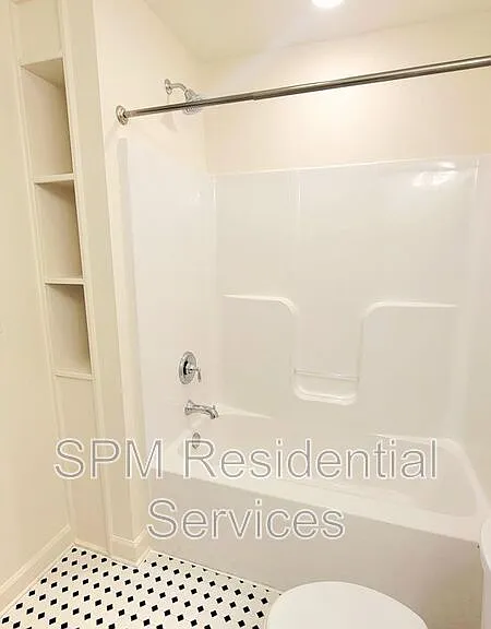 408 Pine Hills Dr — Photo 16