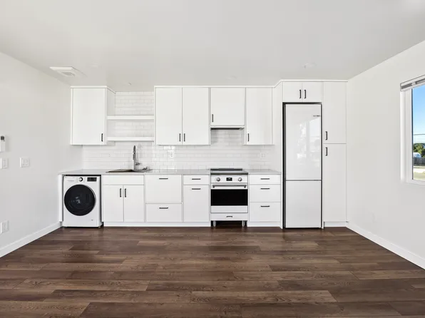 404 N 7th St, Grover Beach, CA 93433