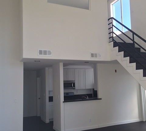 4th image of 1342 N Detroit St APT 301