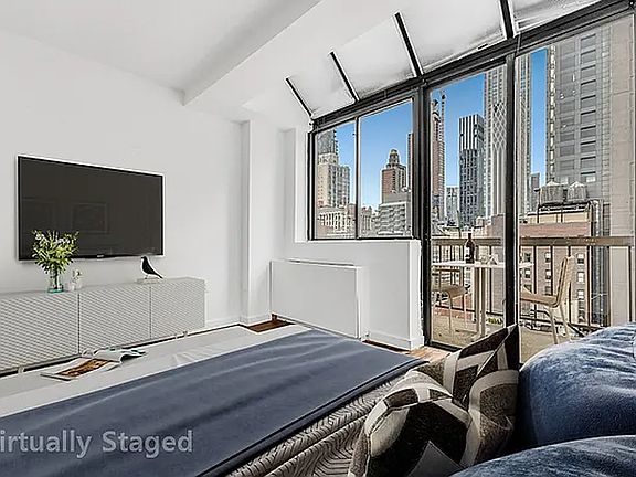 4th image of 184 Lexington Ave APT 8F