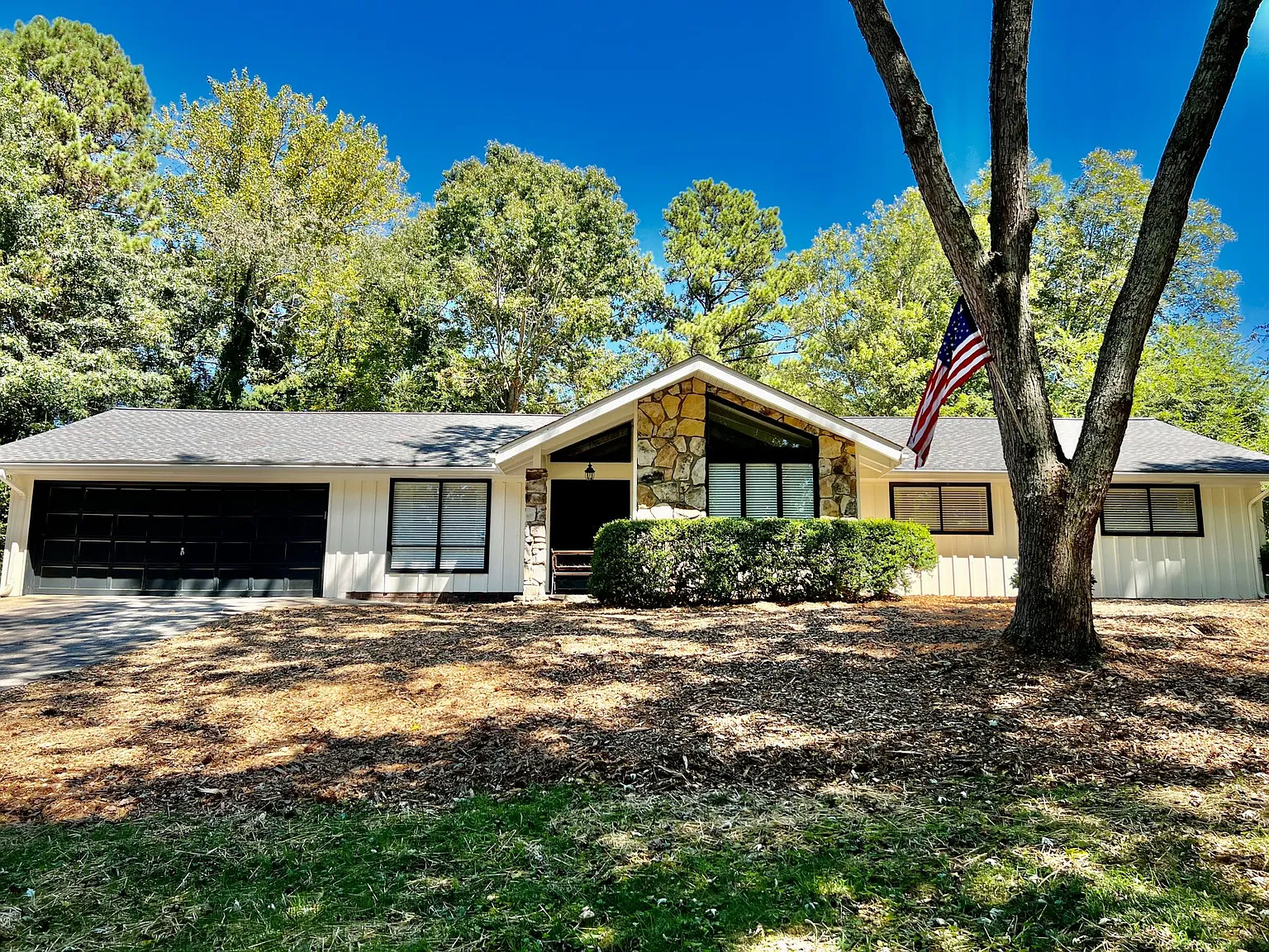 442 Cove Dr NE — Photo 3