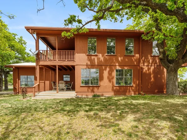 101 Carnes Ln, Bangs, TX 76823