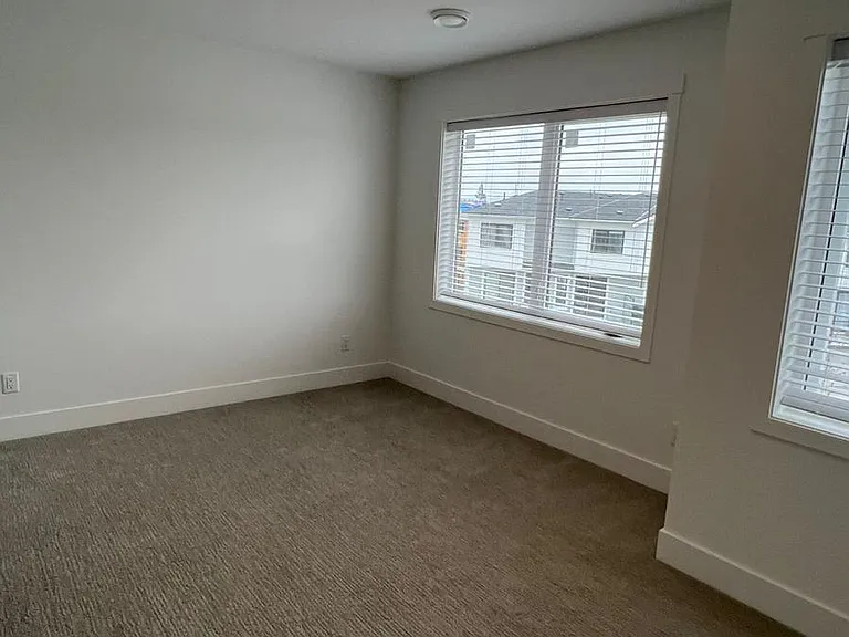 255 Caspian Dr — Photo 8