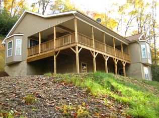100 Lochencove Rdg, Brevard, NC 28712