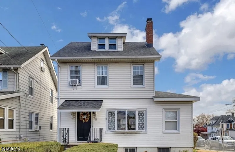 3 bed, 2.0 bath, $4,100 — Photo 1